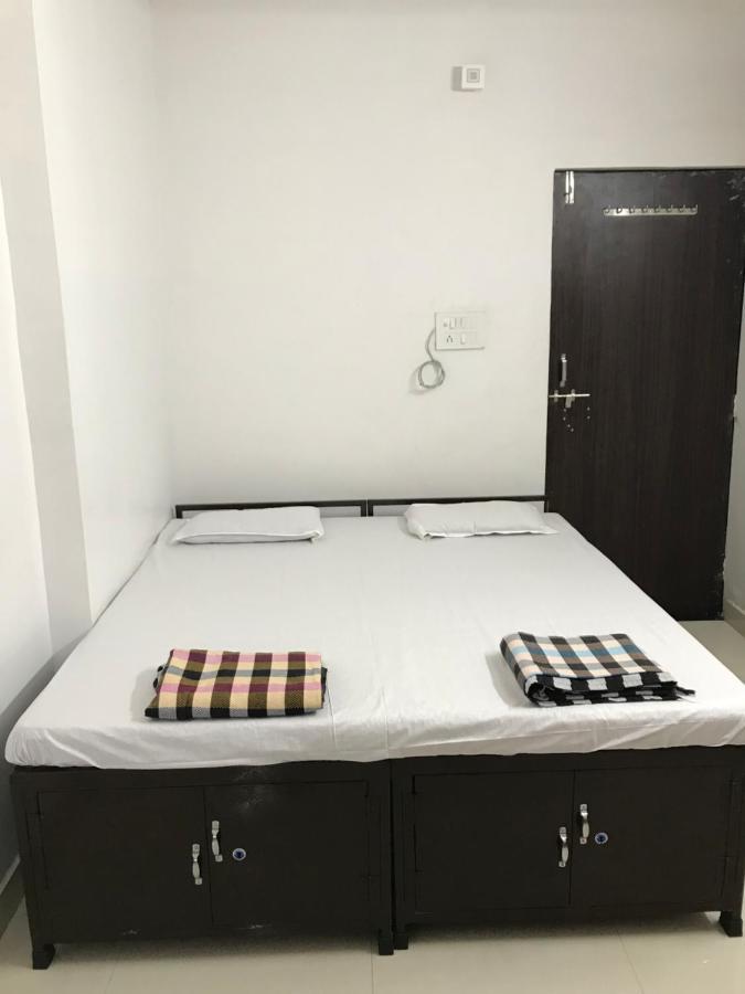 Prestige Guest House&Hostel Bilāspur Extérieur photo